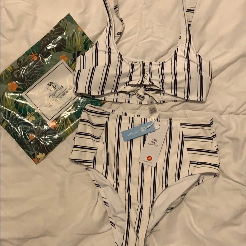 Brand new Cupshe size M swimsuit